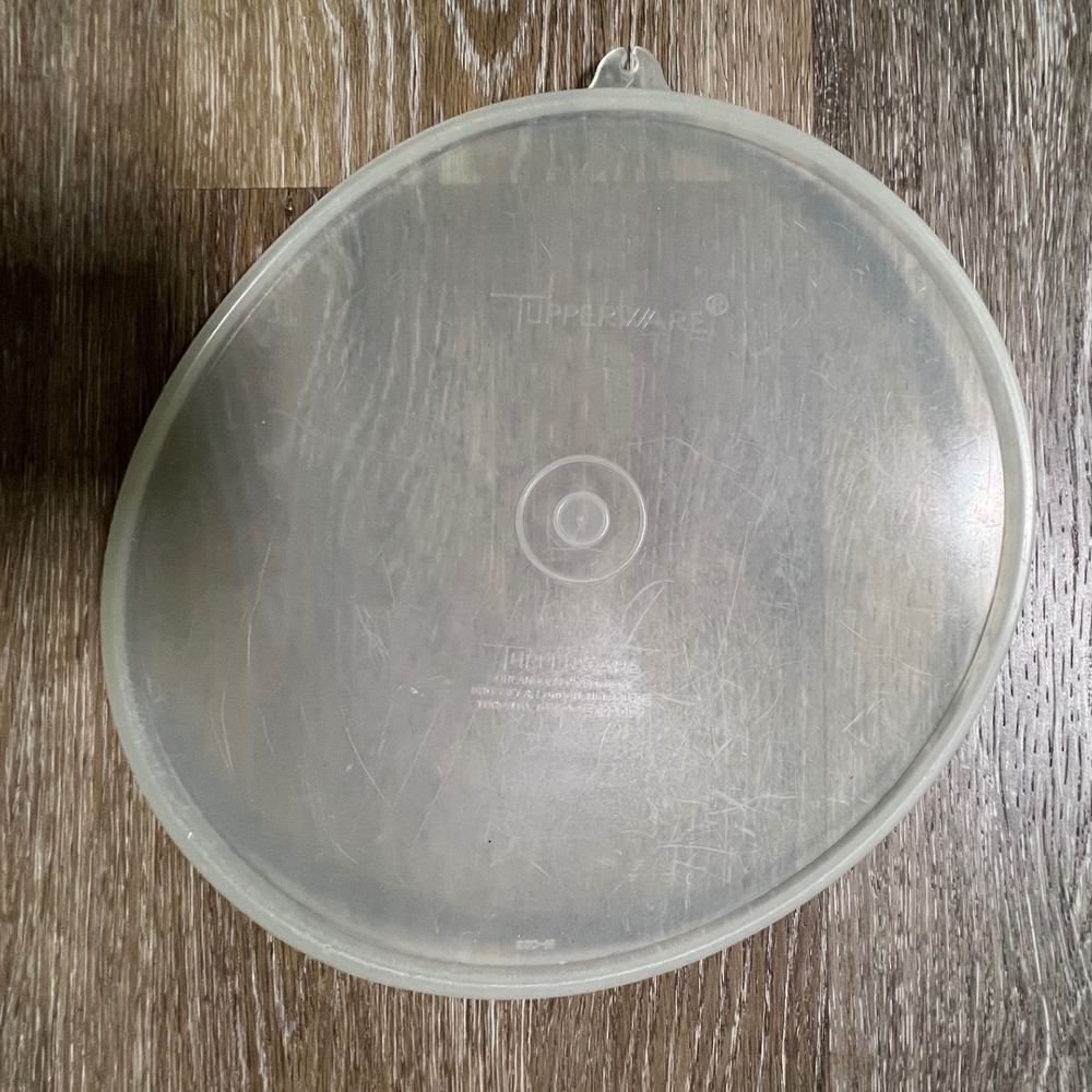Tupperware Replacement Lid 230-18 Clear Frosted Round Plastic Seal 9 Inch Vintag